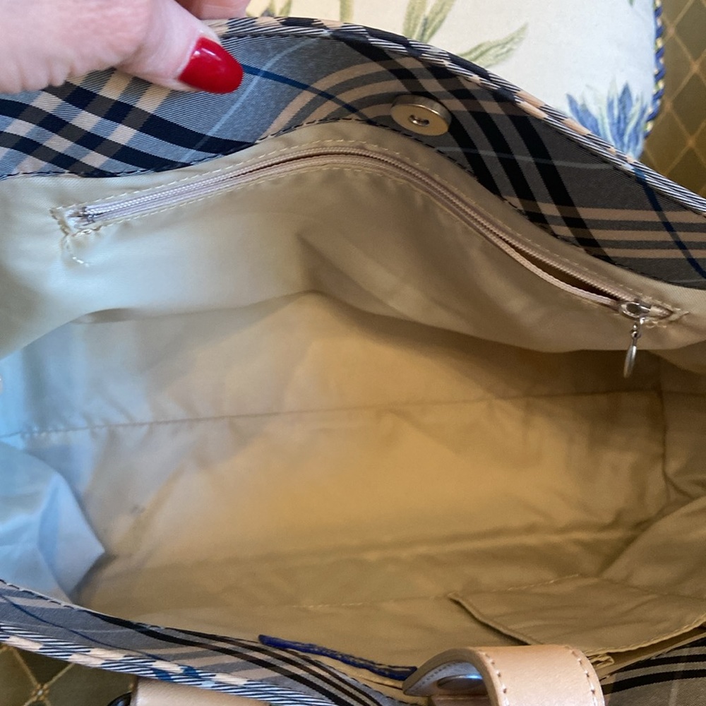 Authentic Burberry tote bag - Picture 6 of 15